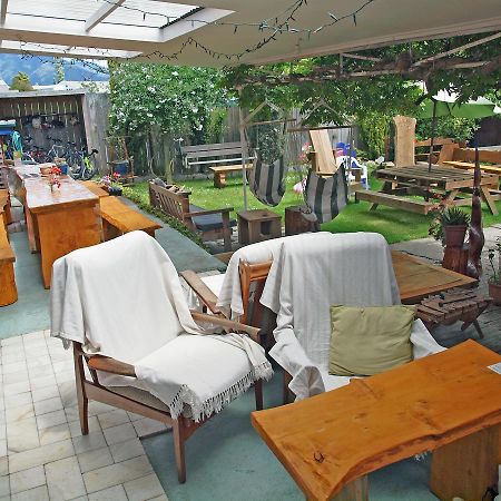 Annies Nirvana Lodge Backpackers Takaka Exterior photo
