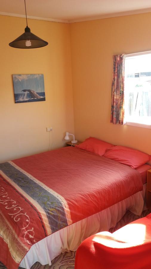 Annies Nirvana Lodge Backpackers Takaka Exterior photo